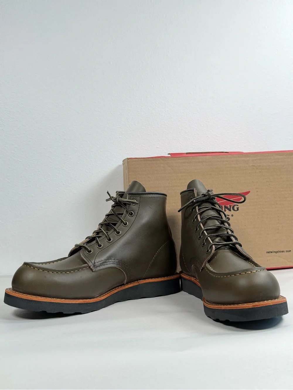 Red Wing Shoes Men’s Heritage Boots Size 8.5 D 8828 Alpine Portage Moc Toe USA